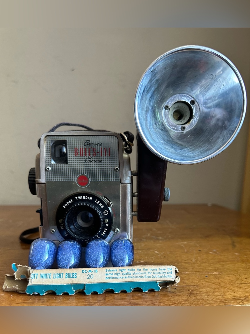 Vintage Kodak Brownie Bull's Eye 620 Film Camera w/ Twindar Lens & Flash